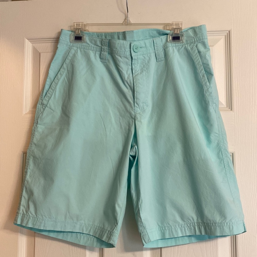 Columbia sportswear company, hundred percent cotton Bermuda shorts. W 32.